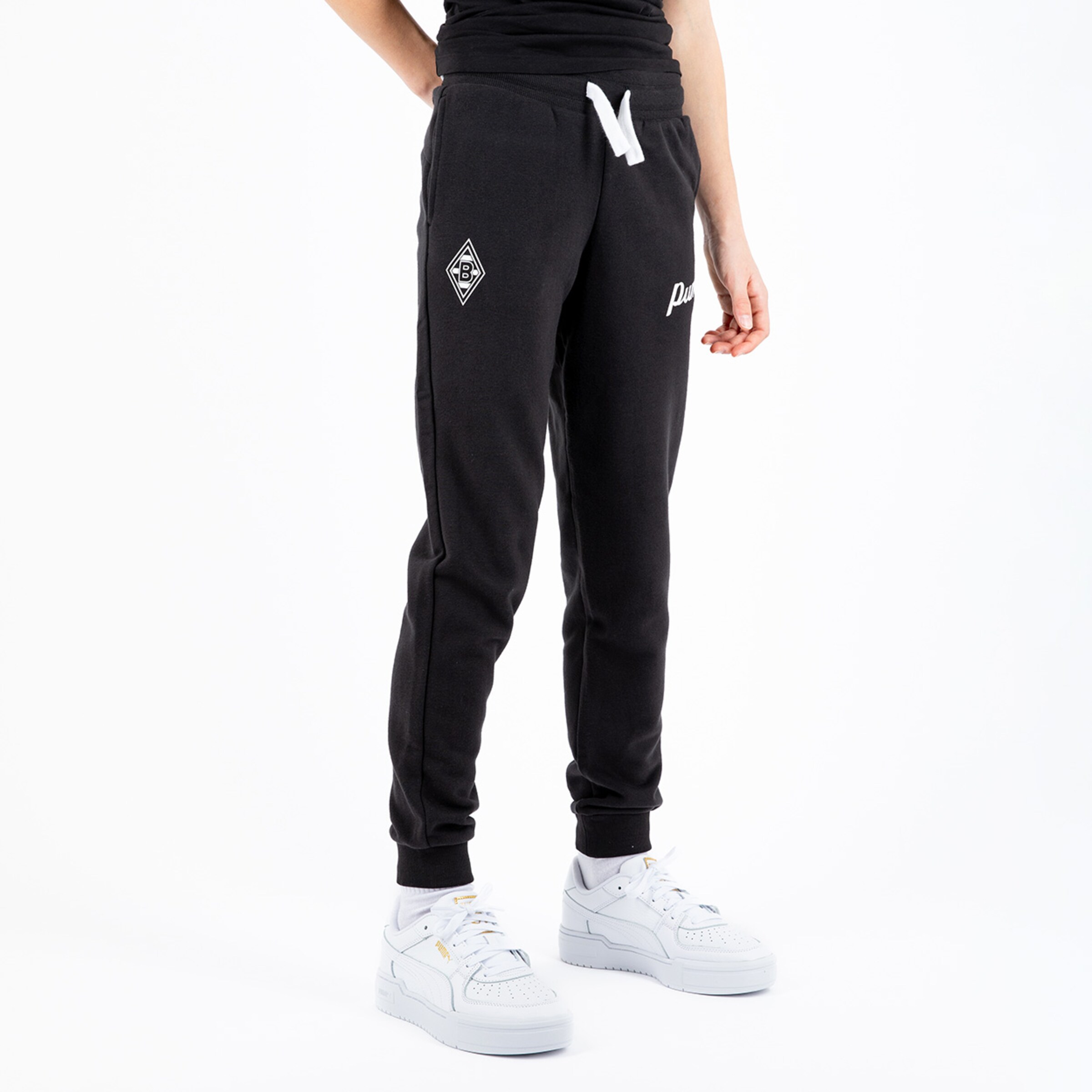 Black jogging pants featuring Borussia Mönchengladbach logo.
