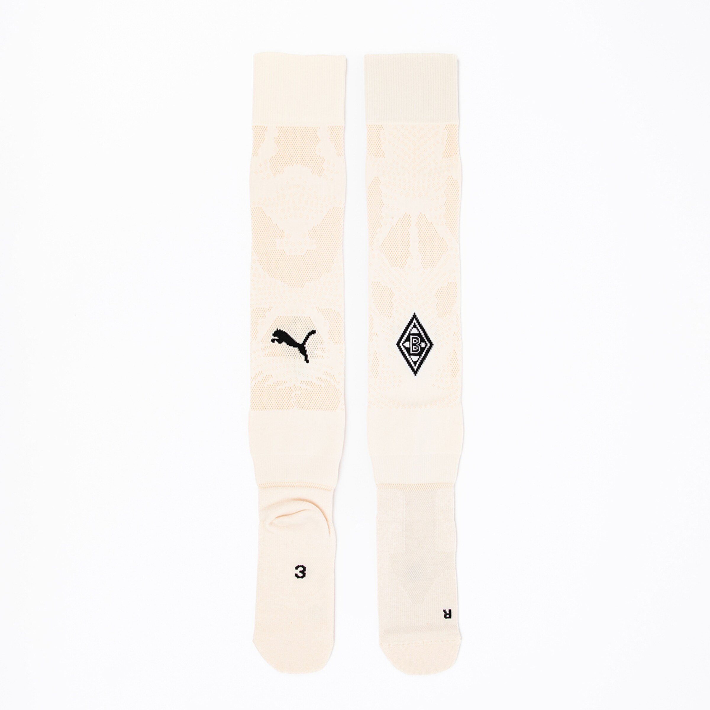 Beige Fußballsocken mit schwarzem Puma-Logo und Borussia Mönchengladbach-Emblem.