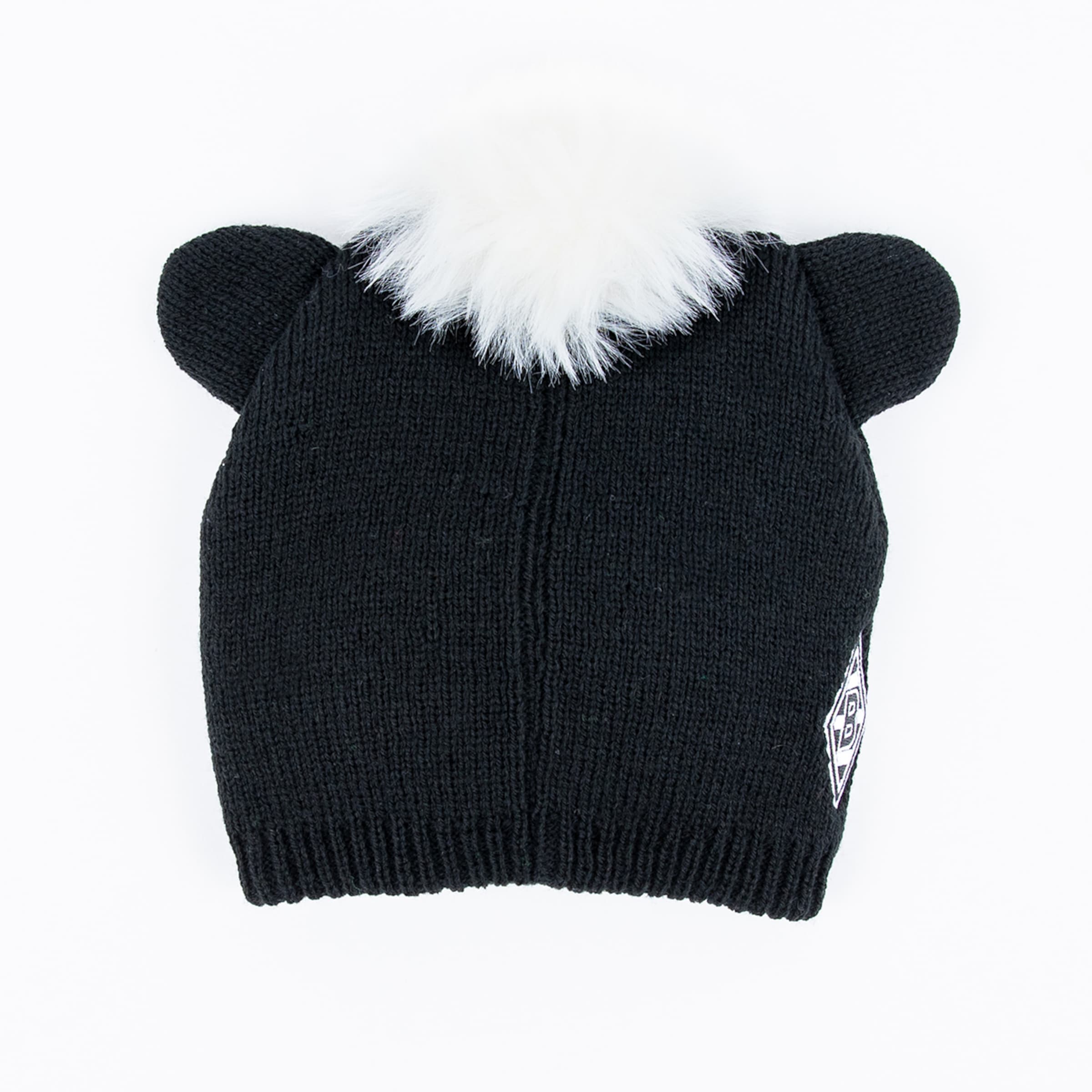 Schwarze Strickmütze mit zwei Ohren, einem großen weißen Bommel aus Kunstfell und einem kleinen Rautenlogo an der Seite.